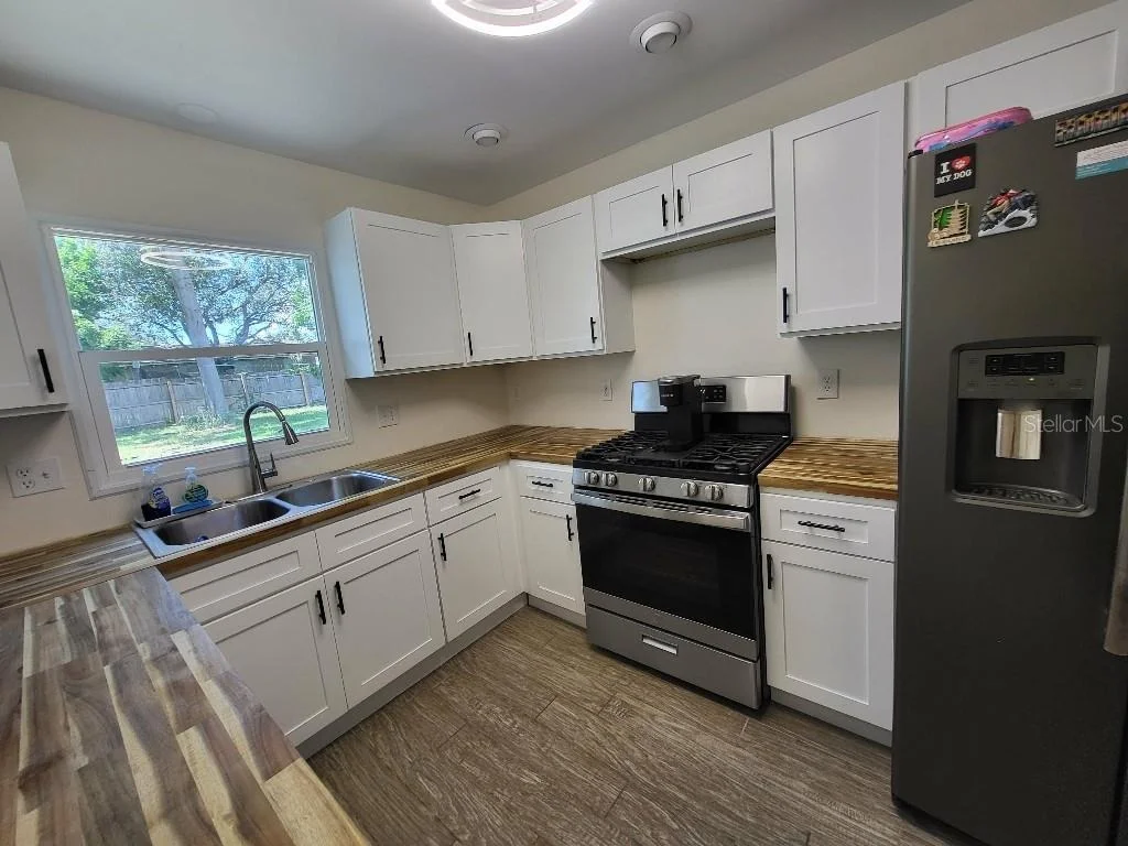 Photo of 995 EMERALD DRIVE
