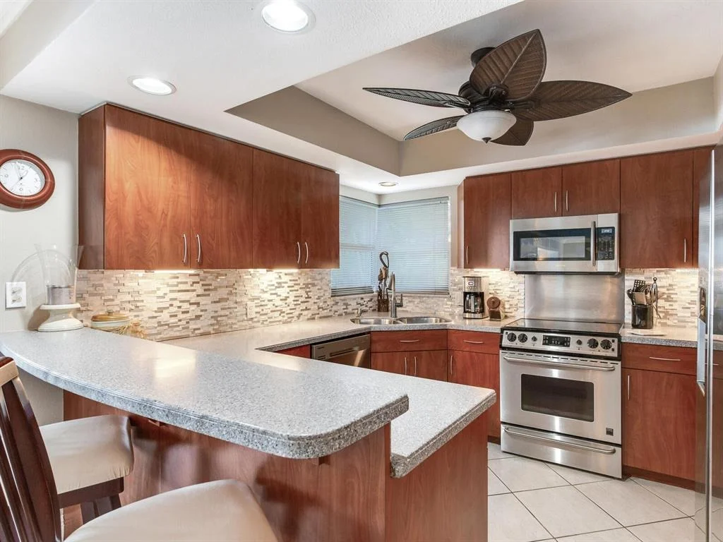 Photo of Unit B at 210 DOLPHIN POINT