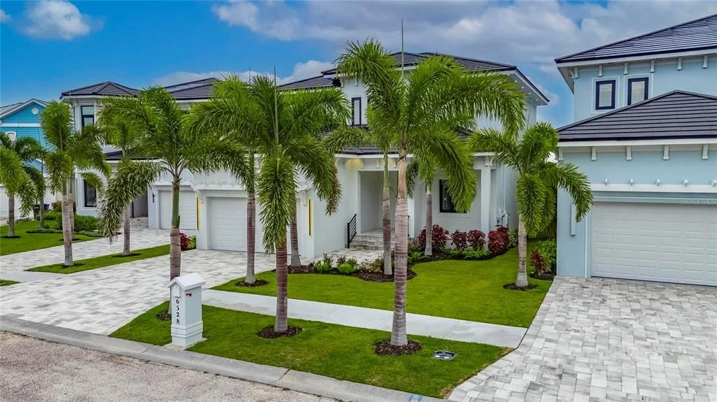 Photo of 6528 SIMONE SHORES CIRCLE
