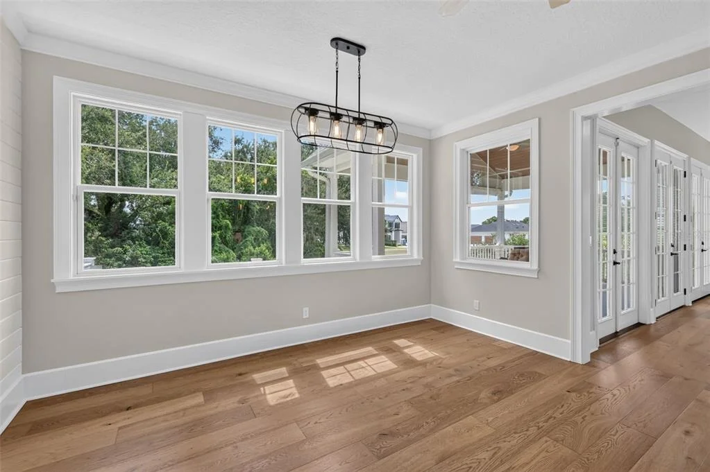 Photo of 580 W 10TH AVENUE