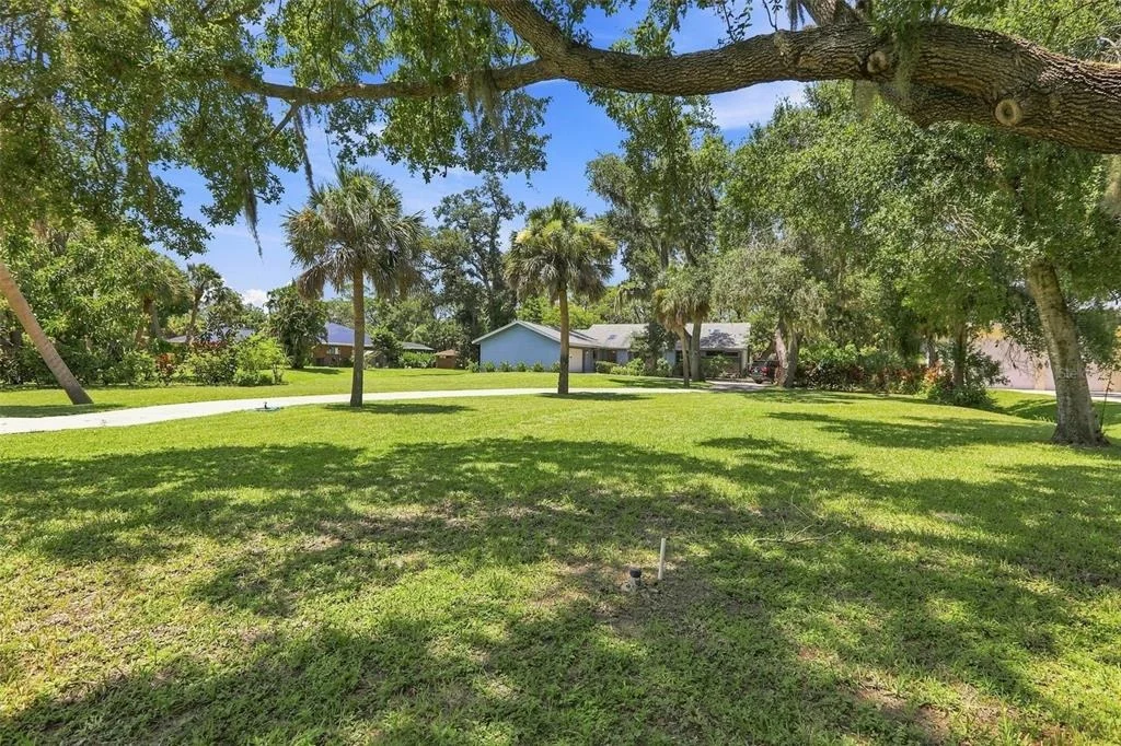 Photo of 881 PINTO CIRCLE