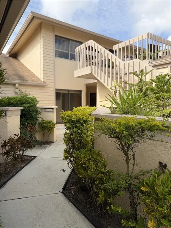 Photo of 2004 LONGPOINTE CIRCLE