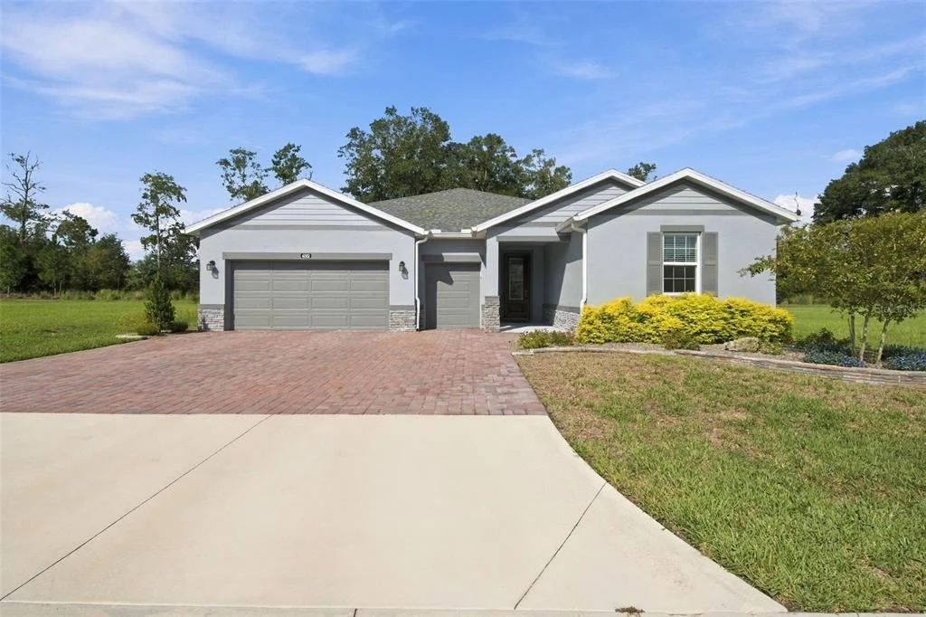 Photo of 4582 NW 57TH AVENUE