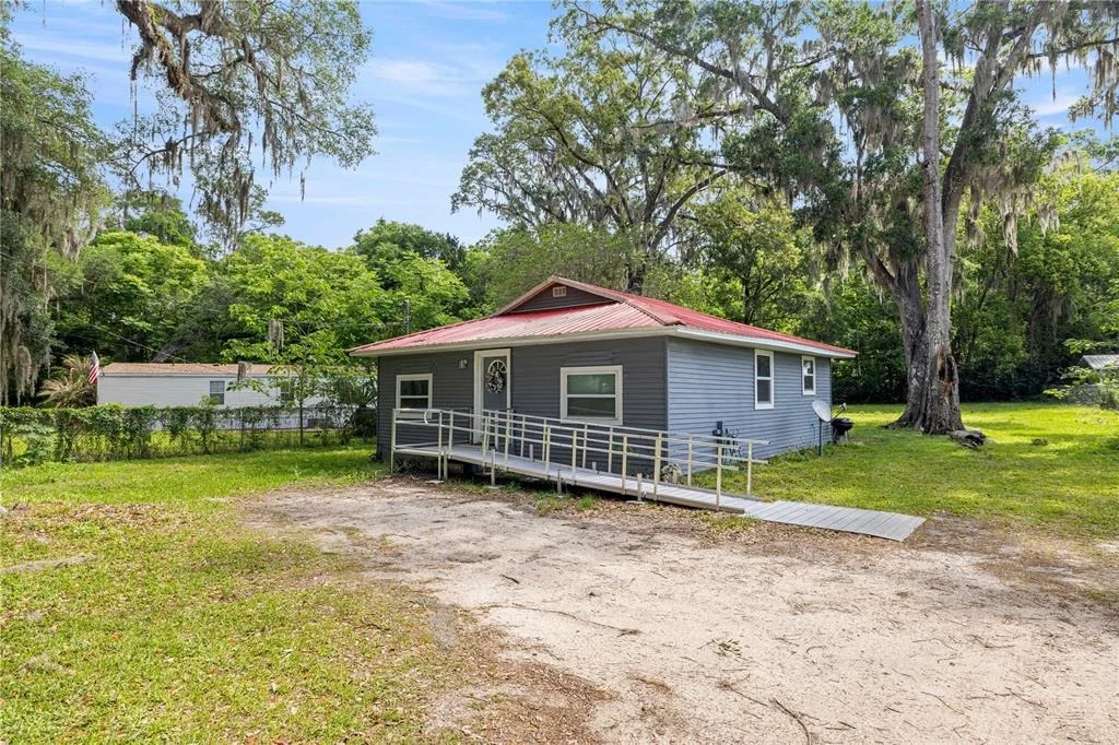 Photo of 3331 SE 11TH AVENUE