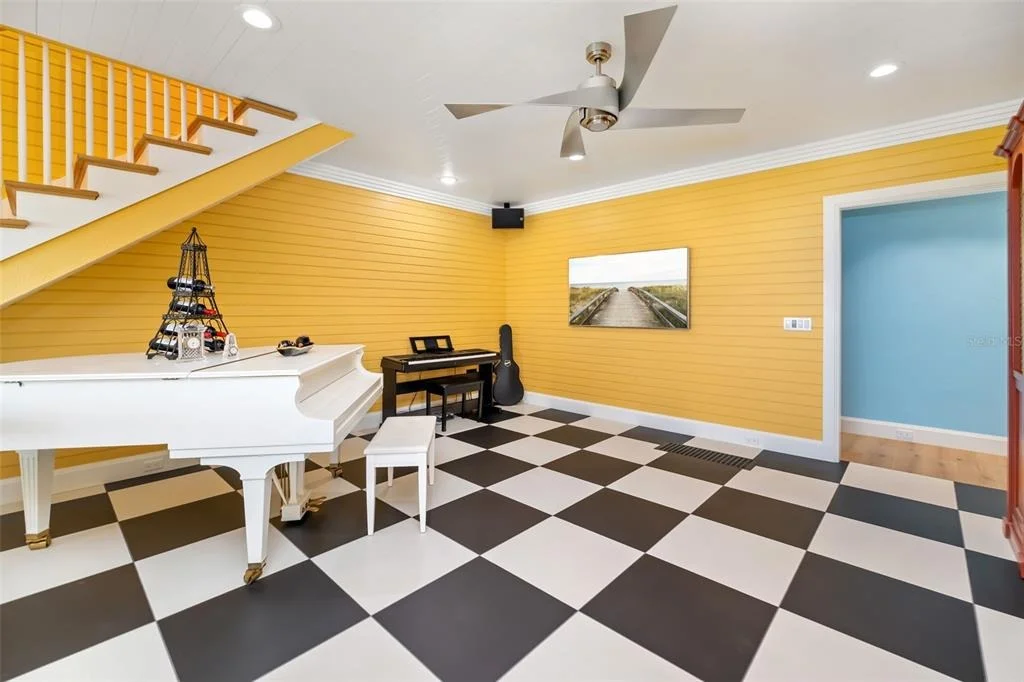 Photo of 560 HARBOR COVE CIRCLE
