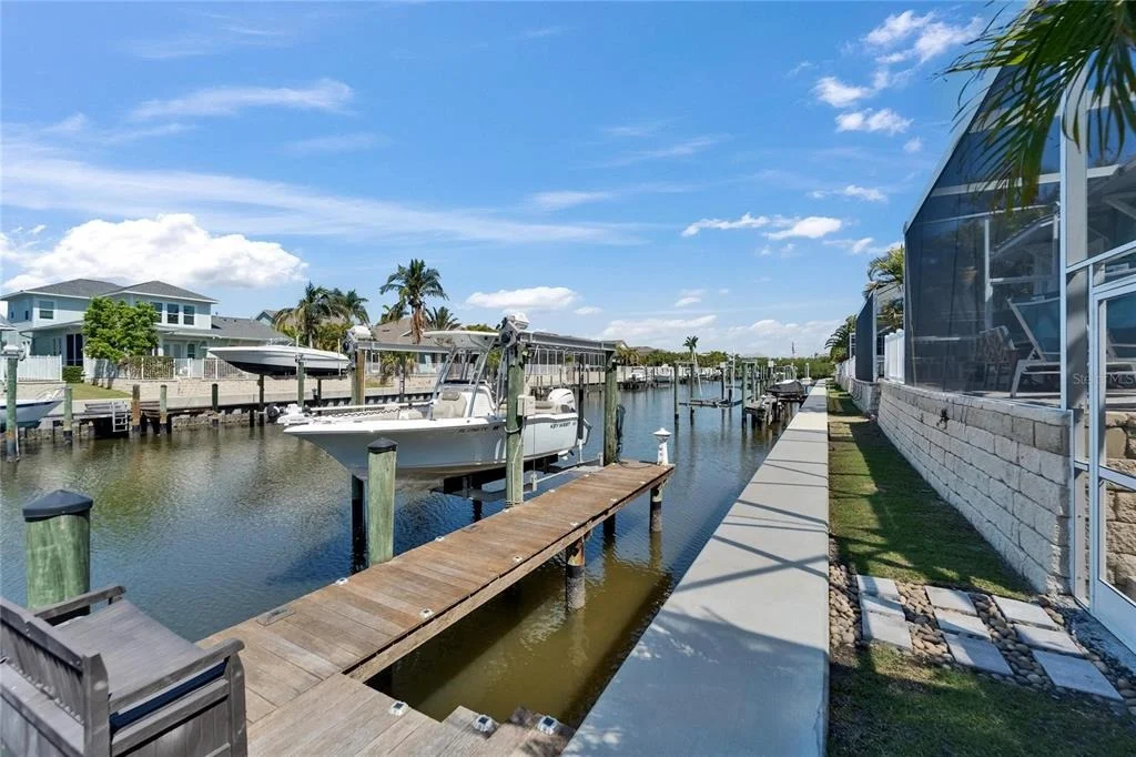 Photo of 426 ISLEBAY DRIVE
