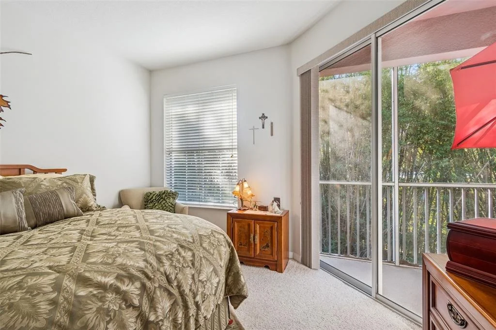 Photo of 894 LANTERN WAY