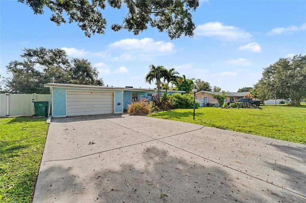 Photo of 8465 RIDGEWOOD CIRCLE