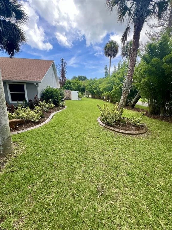 Photo of 1 HARRIS CIRCLE