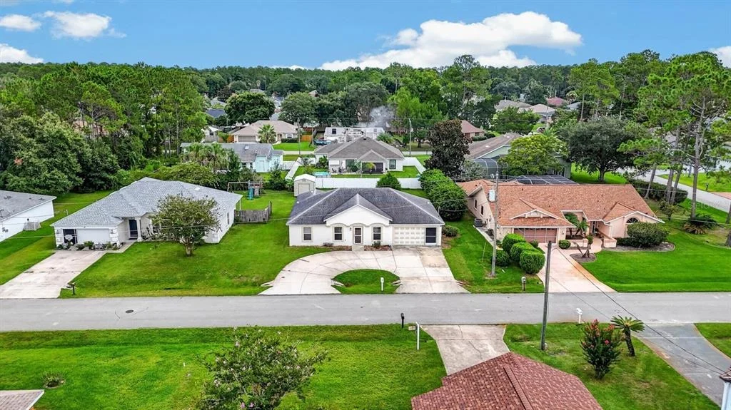 Photo of 6 BROWNSTONE LANE