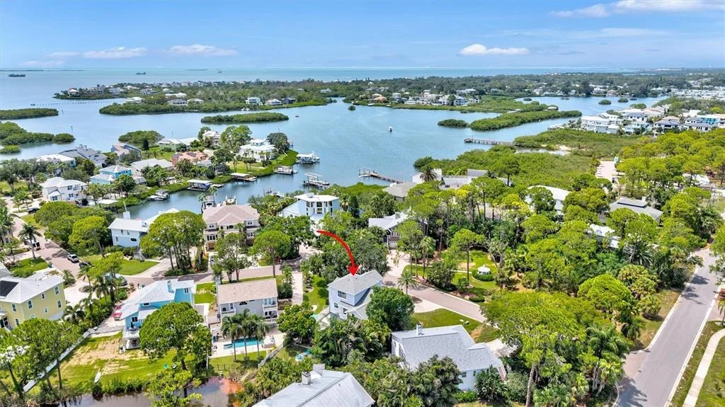 Photo of 760 SOUNDVIEW DRIVE