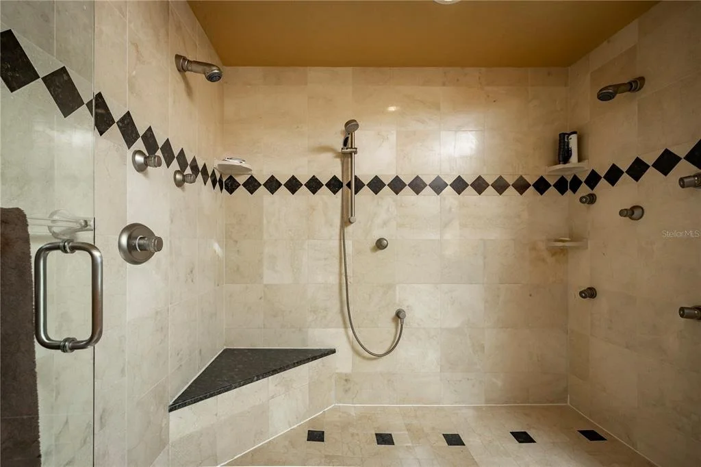 Photo of 306 HARBOR DRIVE