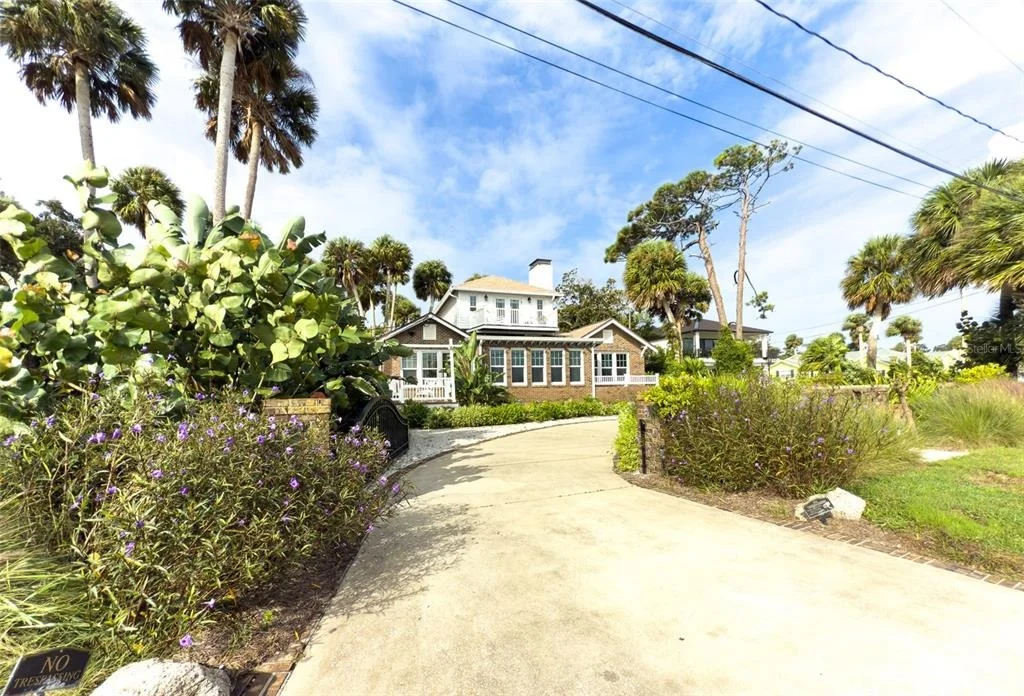 Photo of 4946 HALIFAX DRIVE
