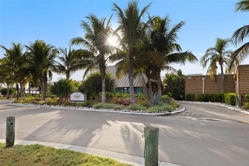 Photo of 1025 SEAGRAPE DRIVE