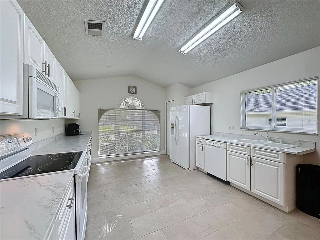 Photo of 3684 EVERSHOLT STREET