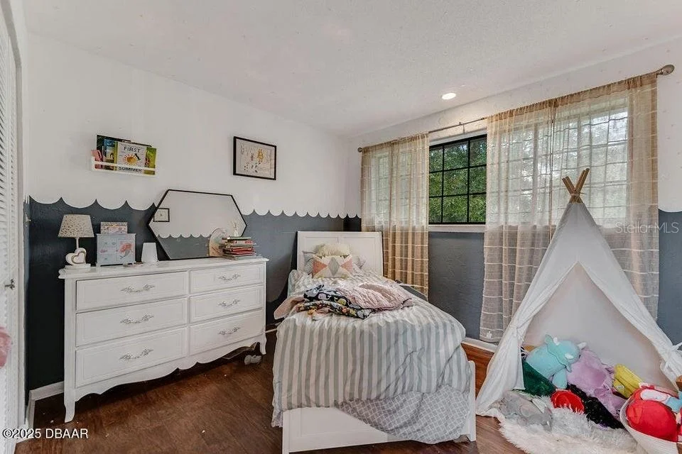 Photo of 28 BAYMEADOW COURT