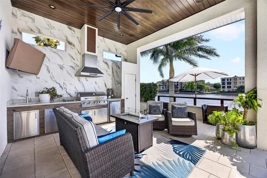 Photo of 125 COLONY POINT DRIVE
