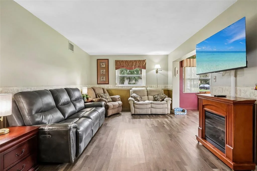 Photo of 37350 OAK LANE