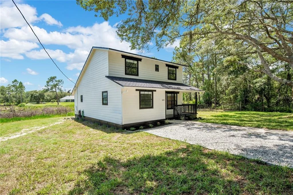 Photo of 42111 CHINABERRY COURT