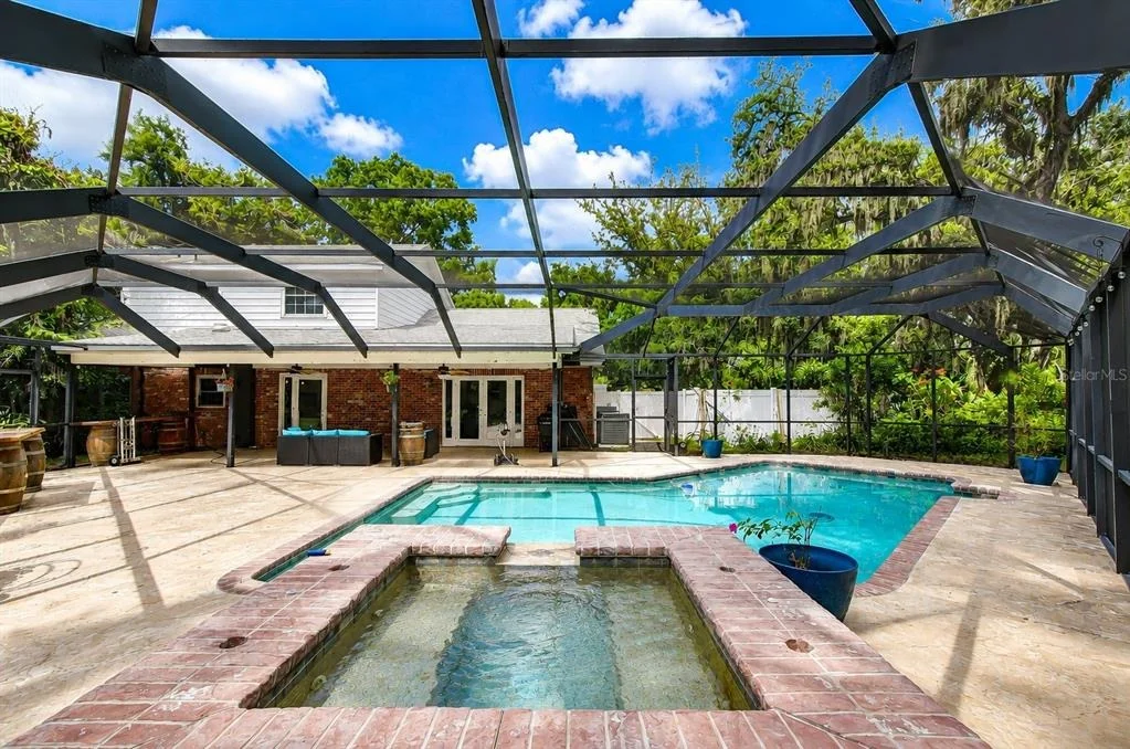 Photo of 901 WOODVIEW DRIVE