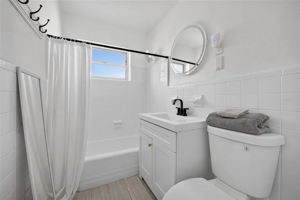 Photo of 6484 ANGLE PLACE