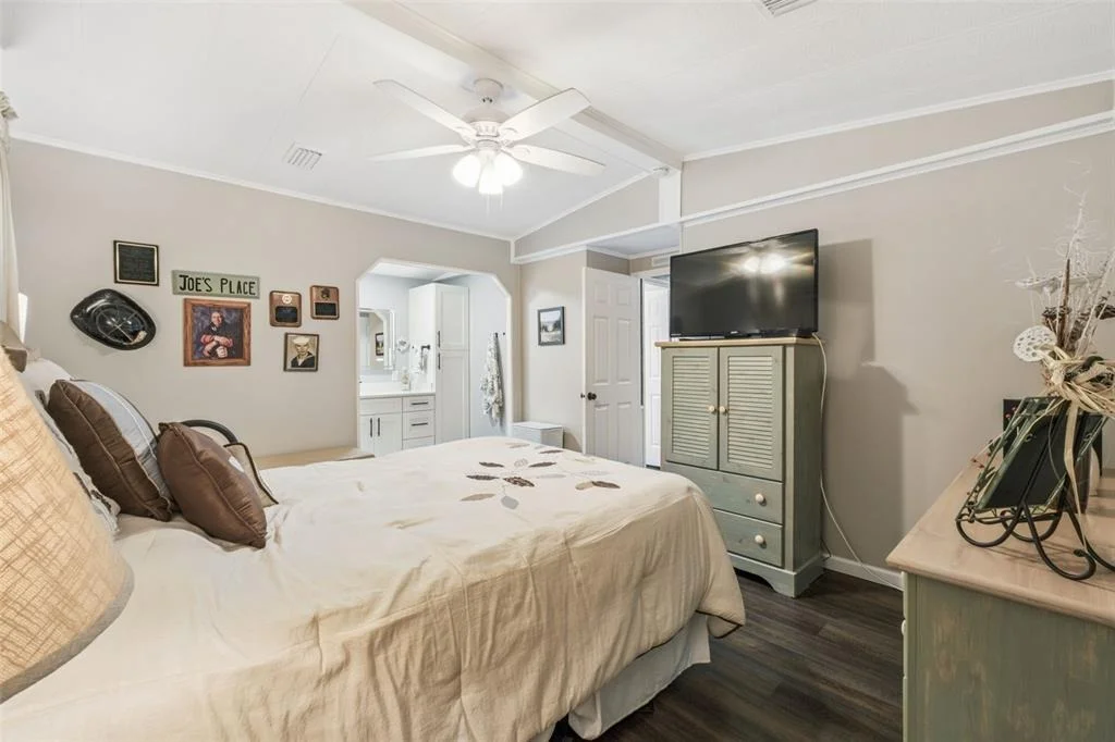 Photo of 301 LAKEVIEW DRIVE