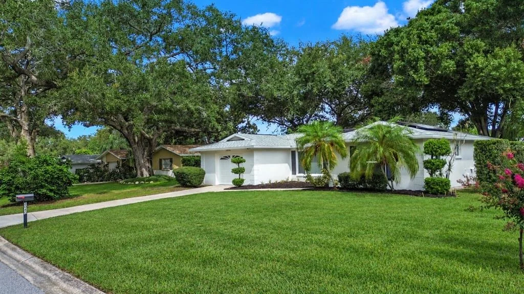 Photo of 2040 FOREST DRIVE