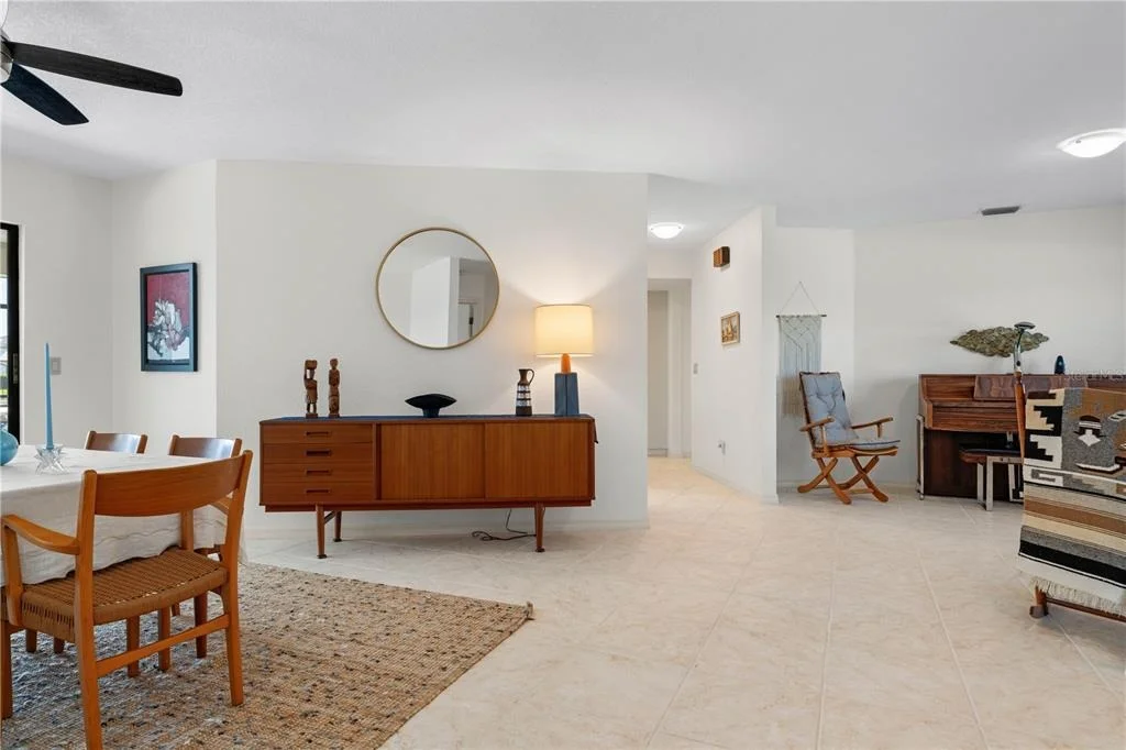 Photo of 308 COLONY POINT DRIVE