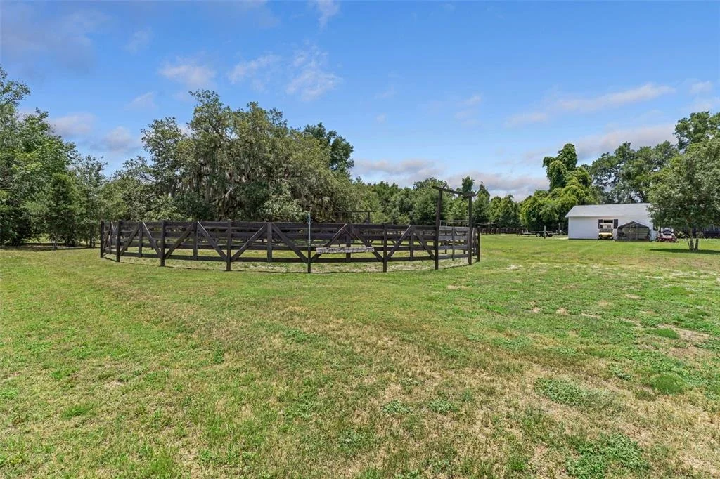 Photo of 26255 LAMBETH ROAD