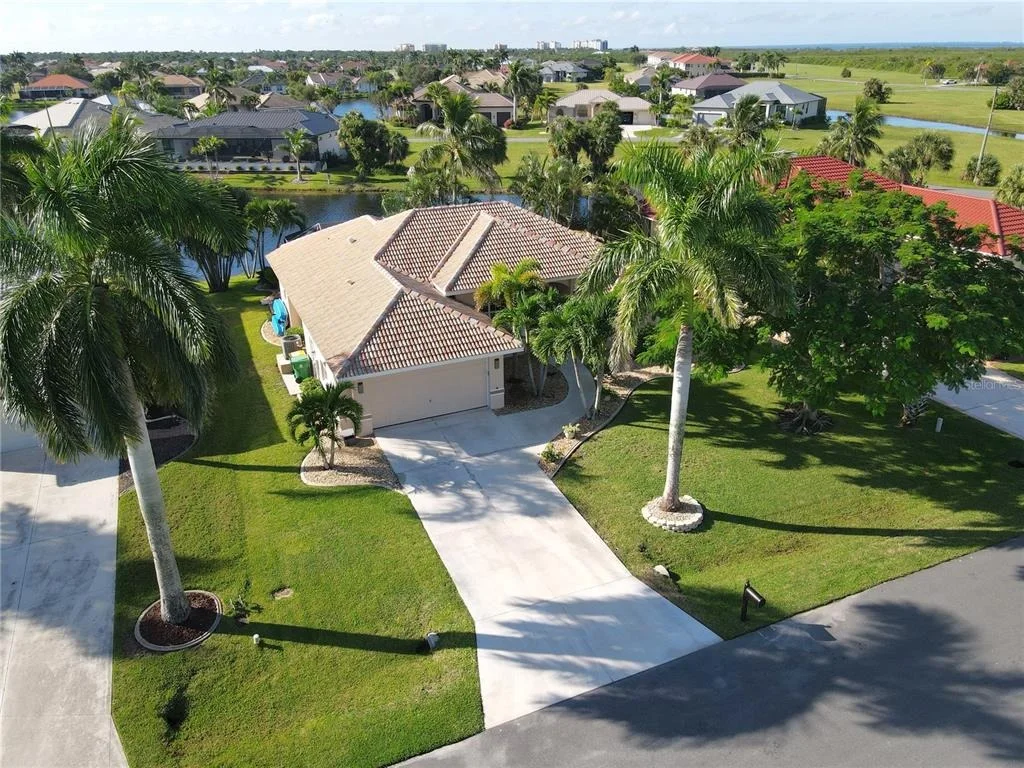 Photo of 17123 BARCREST LANE