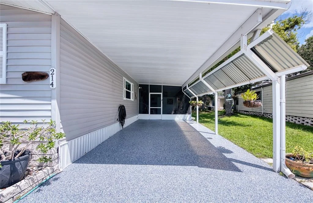 Photo of 214 DOLPHIN DRIVE N