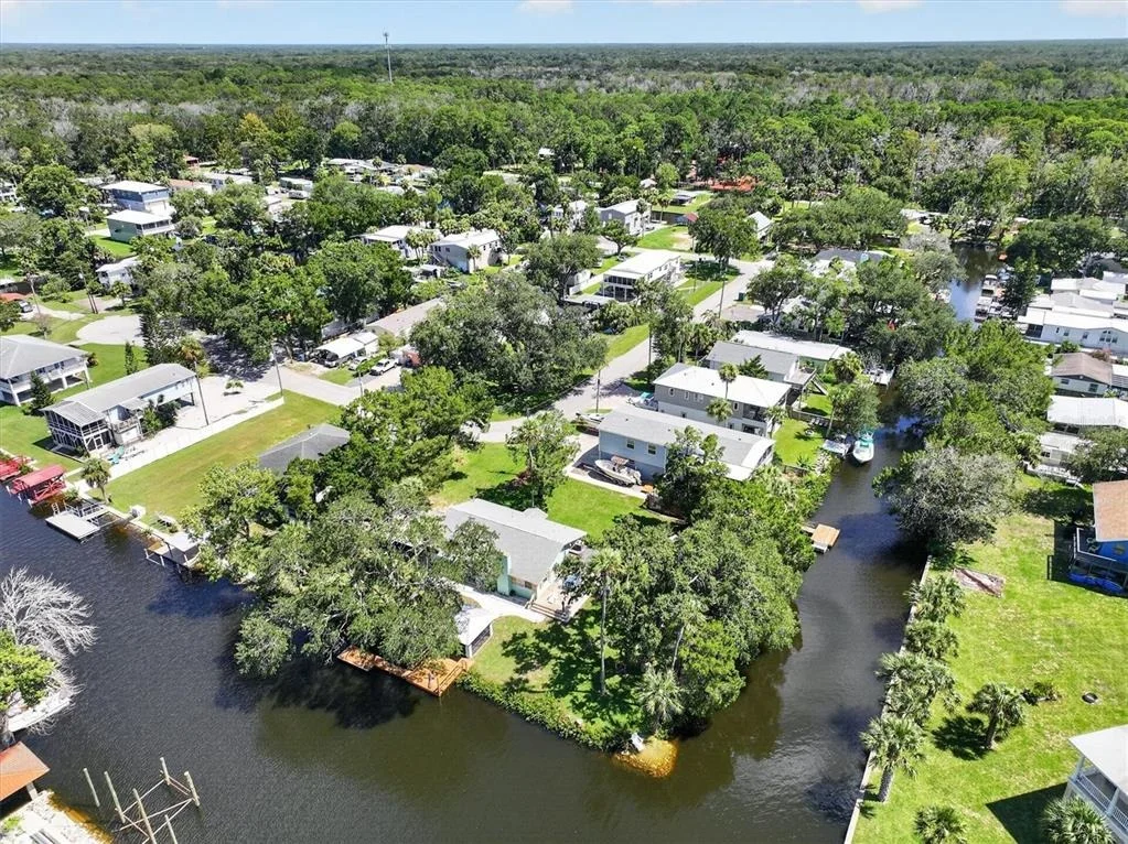 Photo of 6086 ISLAND DRIVE