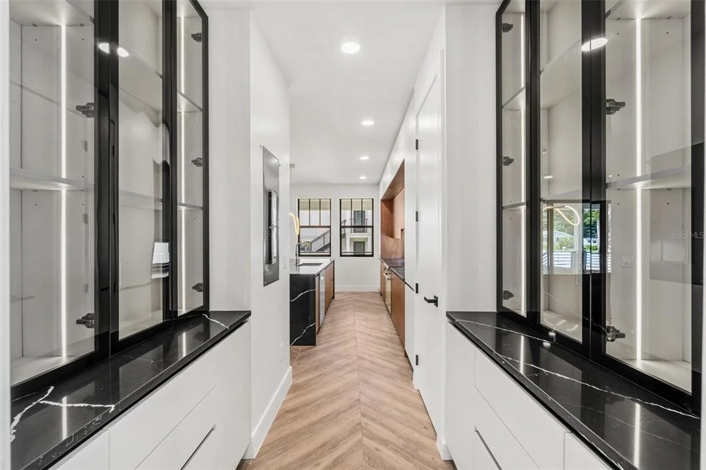 Photo of 401 PARK BOULEVARD