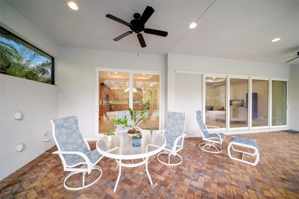 Photo of 921 RIVERSCAPE STREET