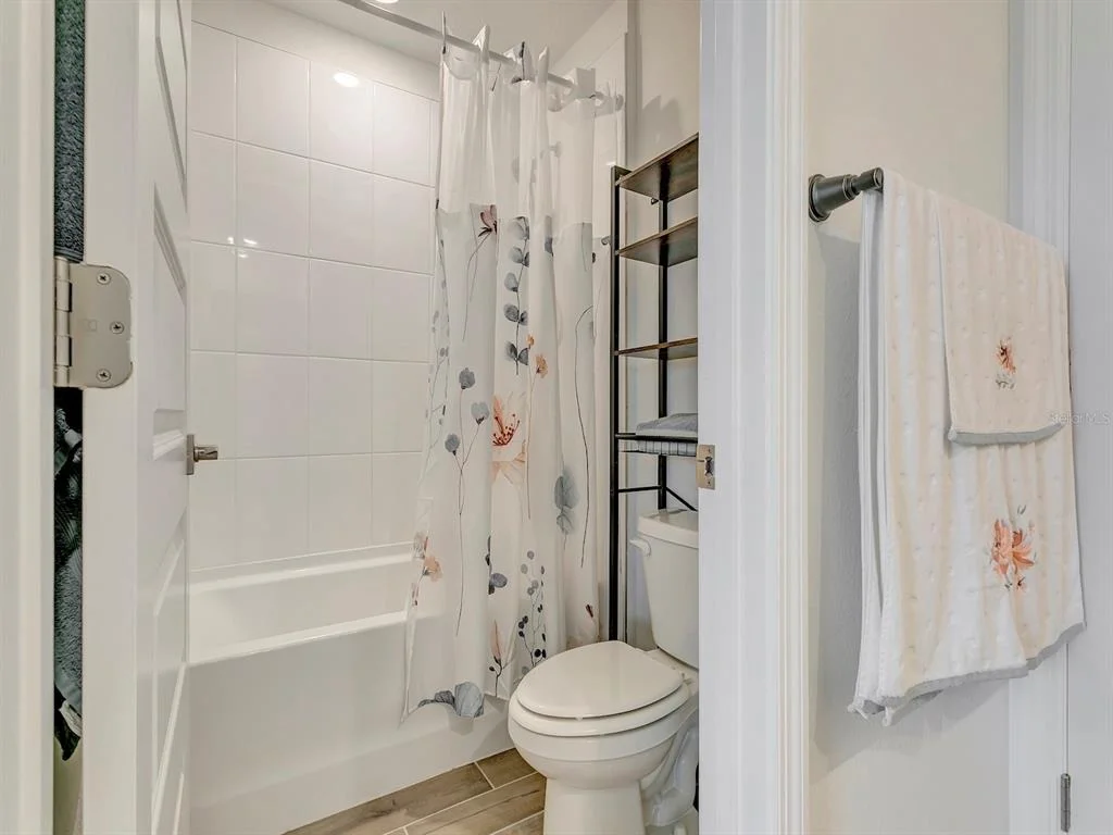 Photo of 7008 NORRIS LANDING PLACE