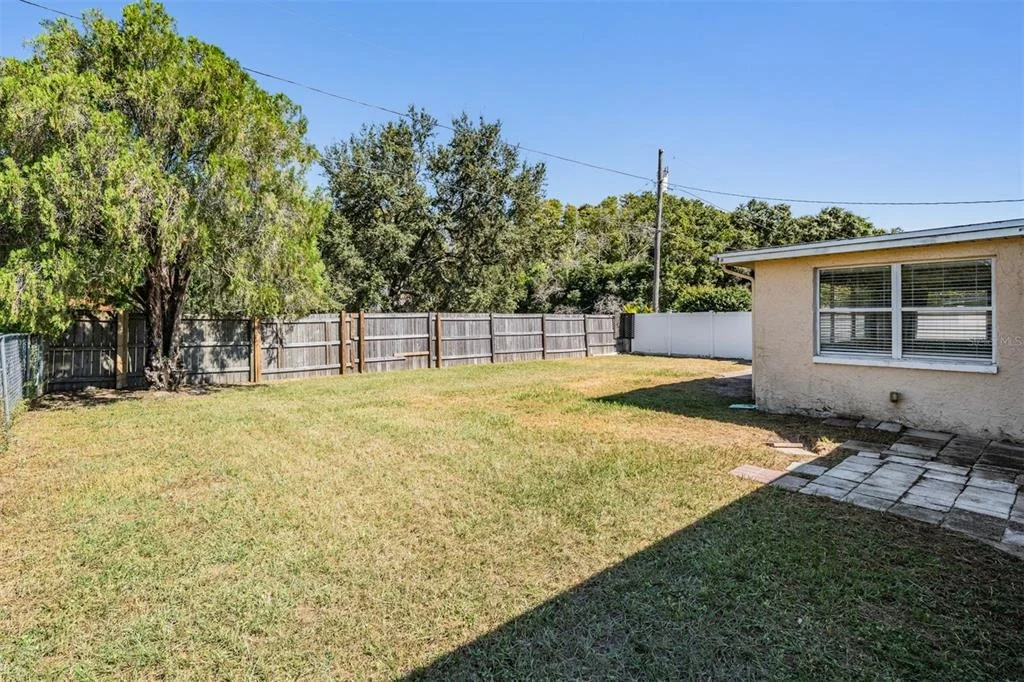 Photo of 5301 DAWN LANE