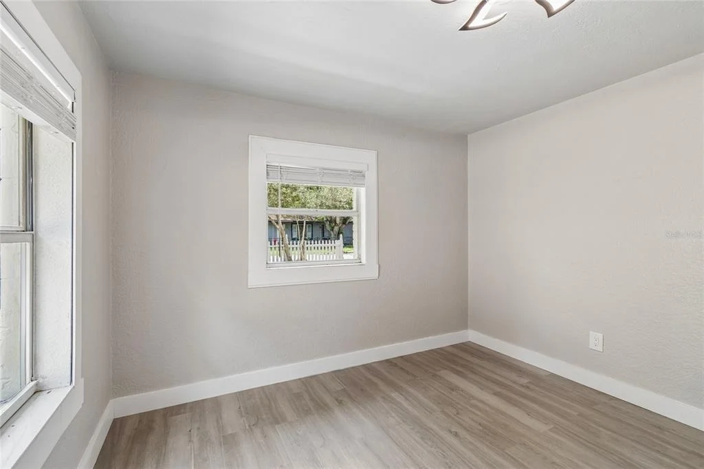 Photo of 1614 E MAPLE AVENUE