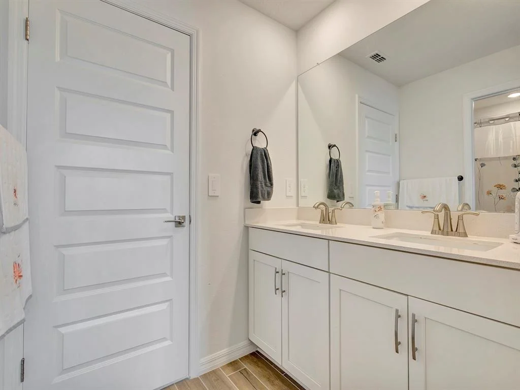 Photo of 7008 NORRIS LANDING PLACE