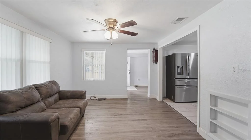 Photo of 8 ANGELES ROAD