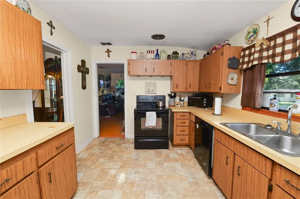 Photo of 621 HILLSIDE DRIVE