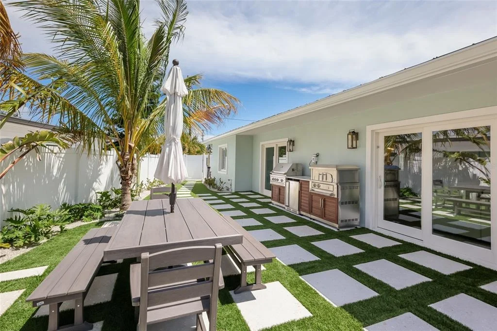 Photo of 6401 MARINA DRIVE