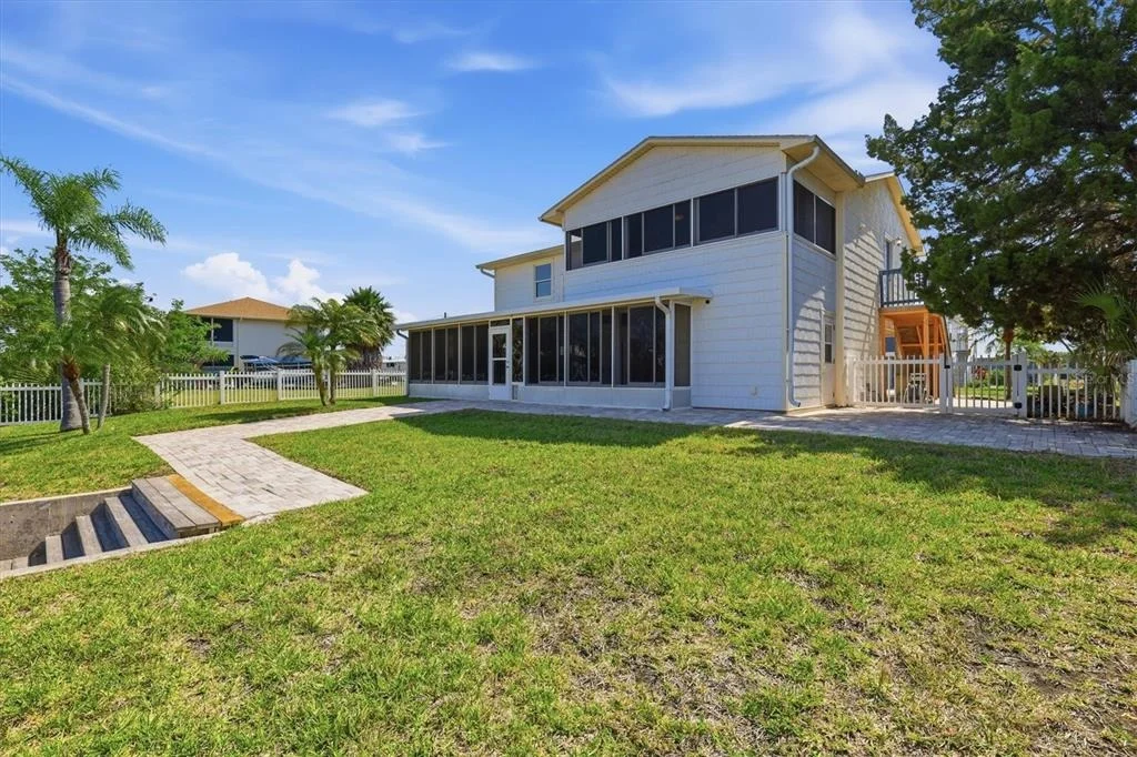 Photo of 3347 OLEANDER DRIVE