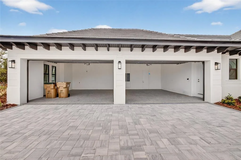 Photo of 16130 PENDIO DRIVE