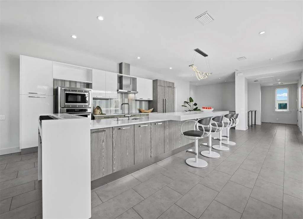 Photo of 471 ISLAND CIRCLE