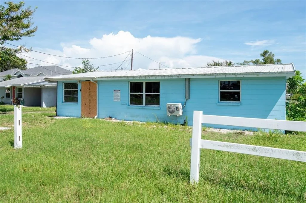Photo of 1695 MANOR ROAD