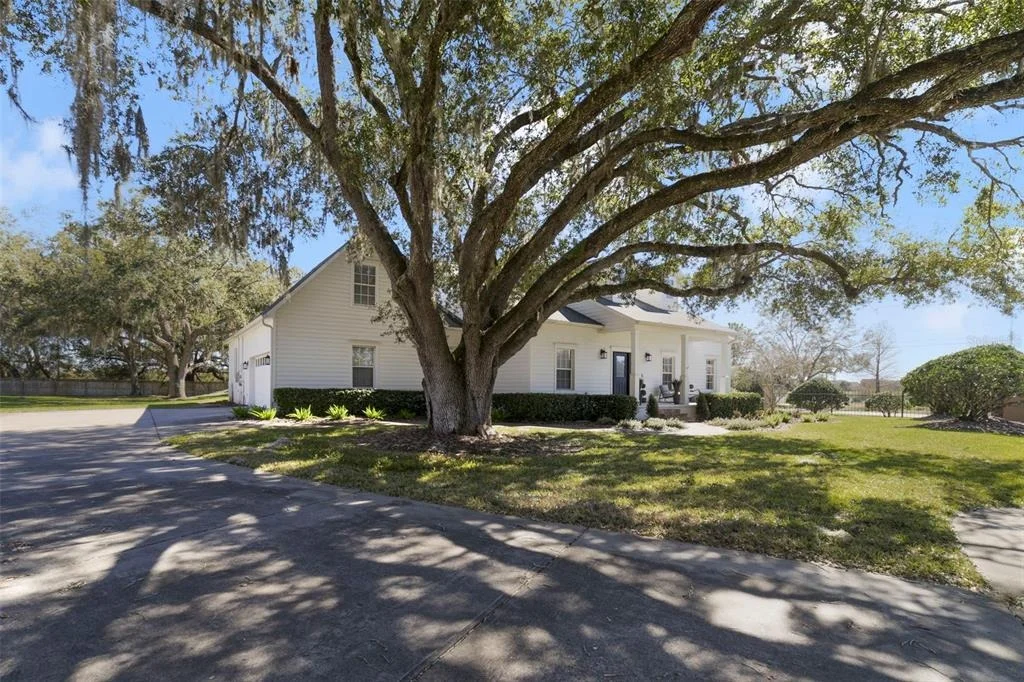 Photo of 1401 HIDDEN OAKS BEND