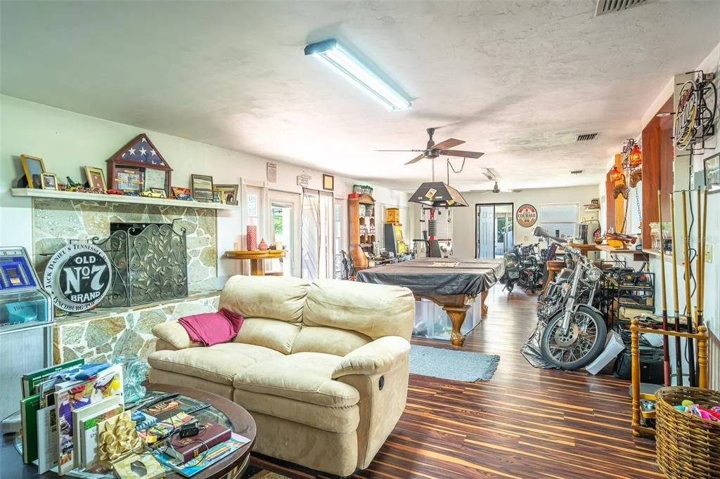 Photo of 305 CLOVERLEAF ROAD