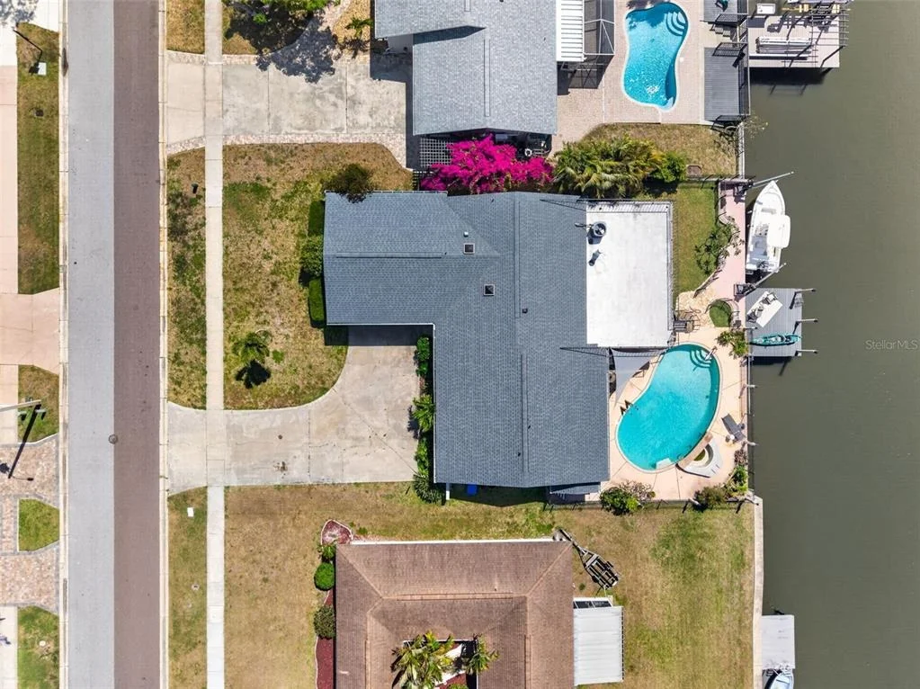 Photo of 8450 FLAGSTONE DRIVE
