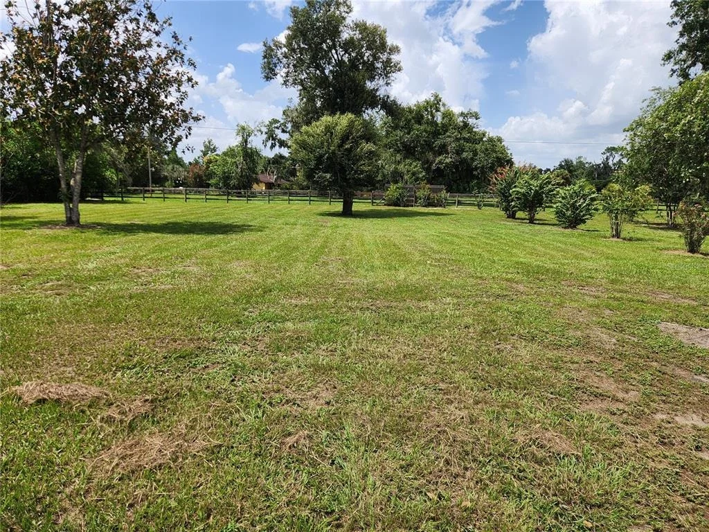 Photo of 3903 POWERLINE ROAD