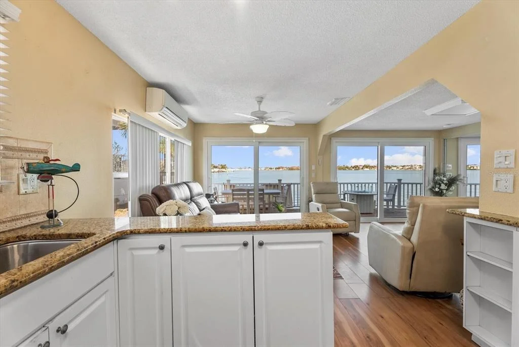 Photo of 33 N STARBOARD DRIVE